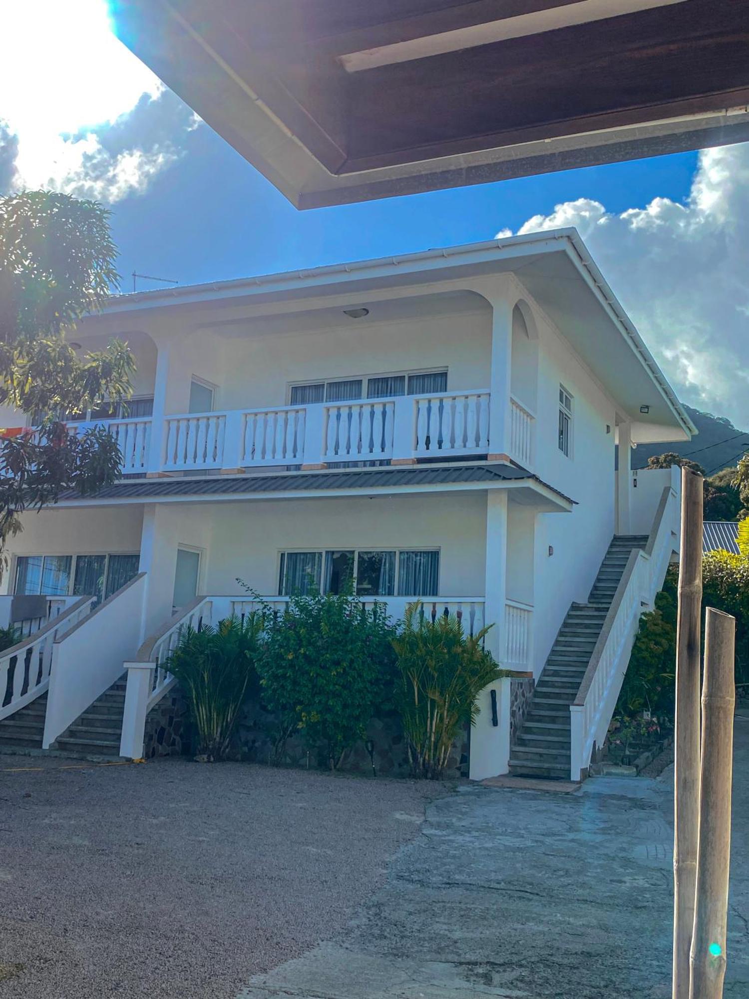 Divers Lodge Guest House Beau Vallon  Extérieur photo